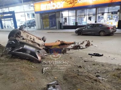 Milagro: Un automóvil protagonizó un espectacular vuelco en Neuquén y el conductor resultó ileso