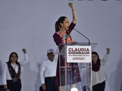Pensión para mujeres de 60 a 64 años, el "nuevo programa" que promete Sheinbaum