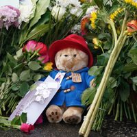 El oso Paddington, el inesperado protagonista en los homenajes a la reina Isabel II