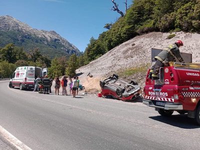 Nuevo incidente vial: un auto chileno volcó en la ruta 231 y sus ocupantes se salvaron de milagro