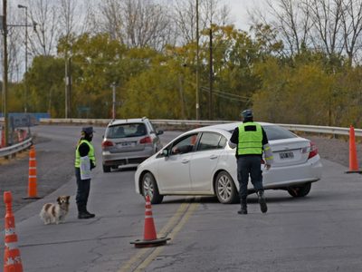 Una mujer que había dado positivo por alcoholemia falleció en un accidente vial en Centenario