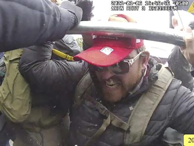 Dan siete años de cárcel al hombre que orquestó con un megáfono ataque a guardias del Capitolio