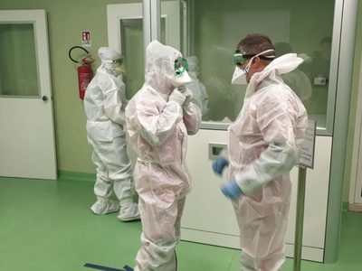 La ciencia de pie: científicos argentinos ayudan contra el coronavirus