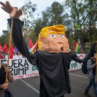 Más de 70 organizaciones asistirán a marcha contra Trump en México: organizadores