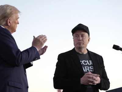 Juez impide a dos agencias federales revelar registros personales de Musk, asesor de Trump