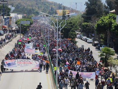 Alcaldes y comisarios marchan para exigir a Evelyn Salgado mejoras en obras, salud y vialidades