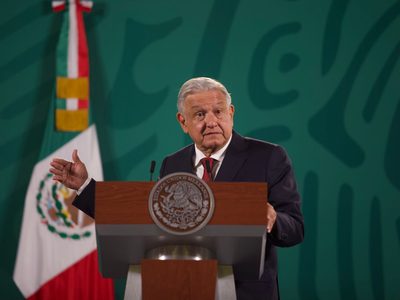 Seguirá política de "abrazos no balazos"; no soy Peña ni Calderón: AMLO ante violencia criminal
