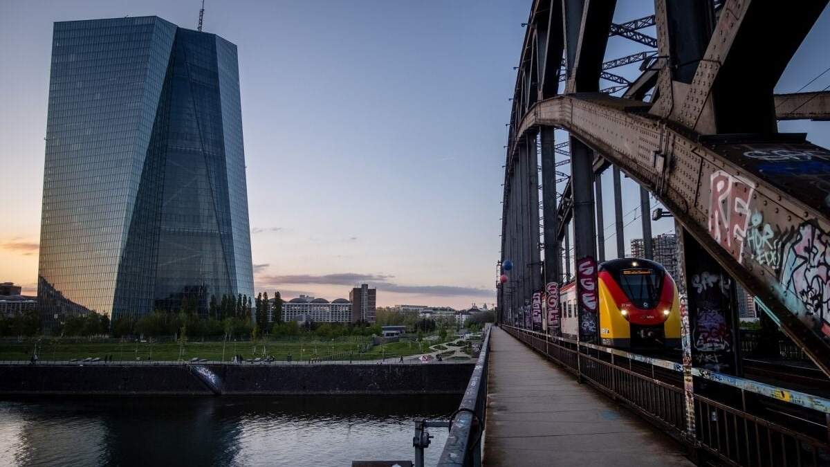 Banco Central Europeo desacelera aumentos de tasas
