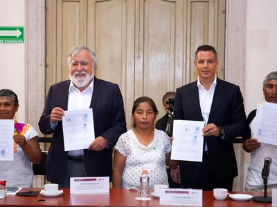 Histórica firma de acuerdo de paz entre comunidades mixtecas pone fin a 30 años de conflicto