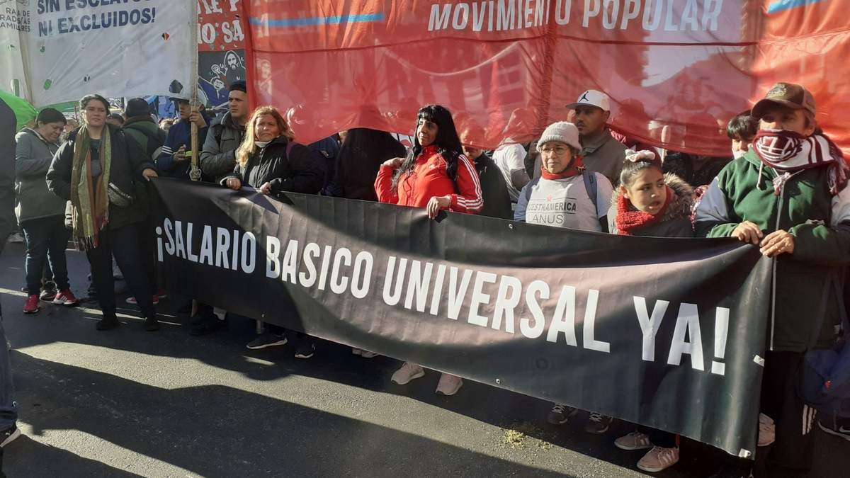 ¡Salario Básico Universal ya! Fuente: (Twitter)