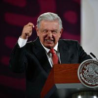 AMLO estalla contra Ceci Flores por "traficar con el dolor humano" sobre crematorio clandestino
