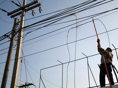 Gobierno "limpiará" la CDMX de cables en desuso; en estas fechas se hará el retiro