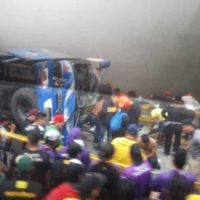 Vuelca autobús con hinchas del Barcelona Sporting Club en Ecuador; hay 12 muertos
