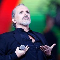 Criticadísimo: Miguel Bosé es tildado de hipócrita por no hacer lo mismo que predica