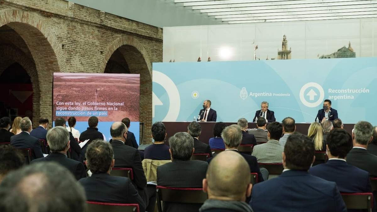 El acto en el Museo del Bicentenario. Fuente: (Twitter)