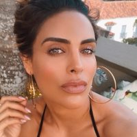 Sara Corrales hace estragos en la playa con lo que tiene detrás. ¡Diablos señorita!