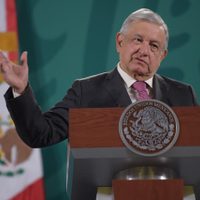 "Las mañaneras no son propaganda política", responde AMLO al INE