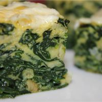Pastel de espinaca y queso: una receta noble y fácil, que deleita por su sabor y textura