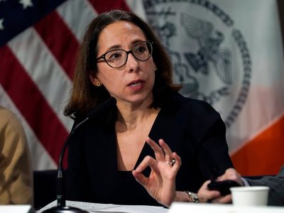 Renuncia asesora legal de alcaldía de Nueva York en medio de investigaciones