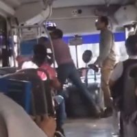 Chofer de ruta es agredido por dos sujetos en Monterrey (video)