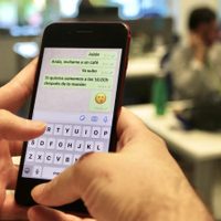 El truco con tu celular para saber si Whatsapp te espía y controla tus actividades