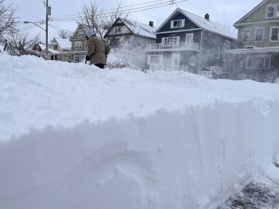 Prevén más caos por tormenta invernal en EU; hay al menos 34 muertos