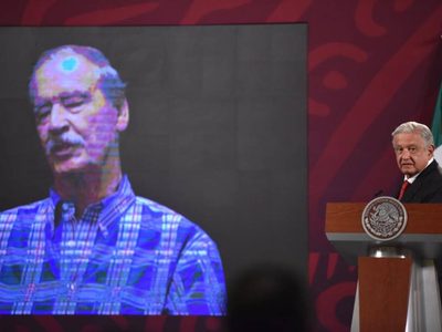 “No me voy a cansar de ponerlo”: AMLO exhibe otra vez video de Fox en el que pide eliminar programas