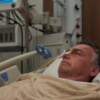 Jair Bolsonaro fue internado en terapia intensiva por una neumonía
