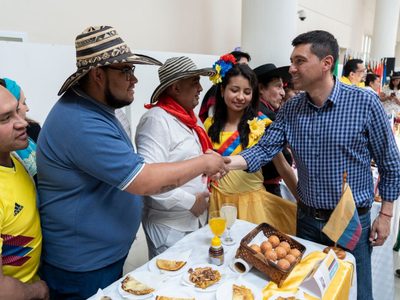 Koopmann inauguró la séptima Fiesta de las Colectividades en la Legislatura