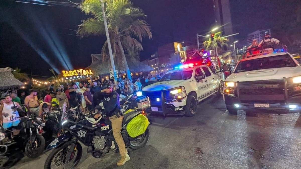 La policía replegó a los motociclistas en la Costera Miguel Alemán