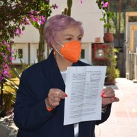 La periodista Tere Vale denuncia a AMLO ante el INE por el "uso propagandístico" de las mañaneras