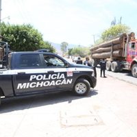 Ataque a corporación policiaca de Aguililla deja dos elementos heridos