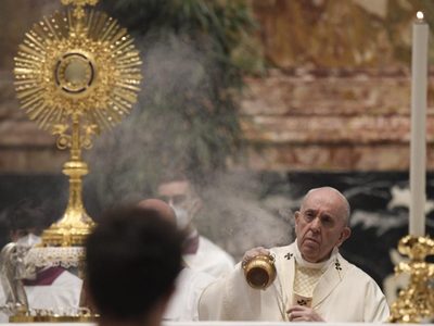 Aplicaciones para citas gay entre sacerdotes conmociona a la Iglesia Católica