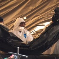 Hallan seis bolsas con restos óseos en fosa de Jojutla