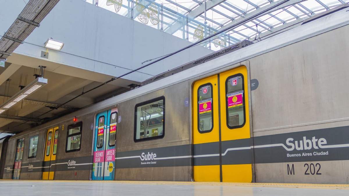 El Gobierno aplicó un tarifazo al subte. Fuente: (Twitter)