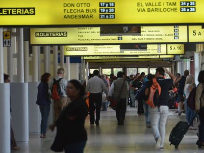 Dramática situación de una familia que vive en la ETON luego de que se les quemara la casa