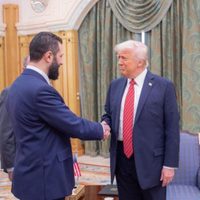Trump aboga por "normalizar" relaciones con Siria tras reunirse con Al Shara en Arabia Saudí