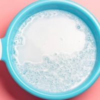 Ropa blanca impecable y ahorro seguro: prepará tu propio jabón casero con solo 3 ingredientes