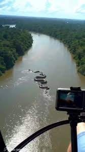Graban a anaconda gigante en el Río Amazonas (Video)