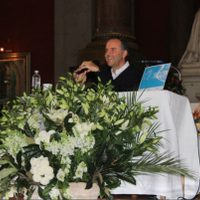 Esteban Arce afirma que defiende a la familia tradicional gracias "a la aparición de la Virgen María"