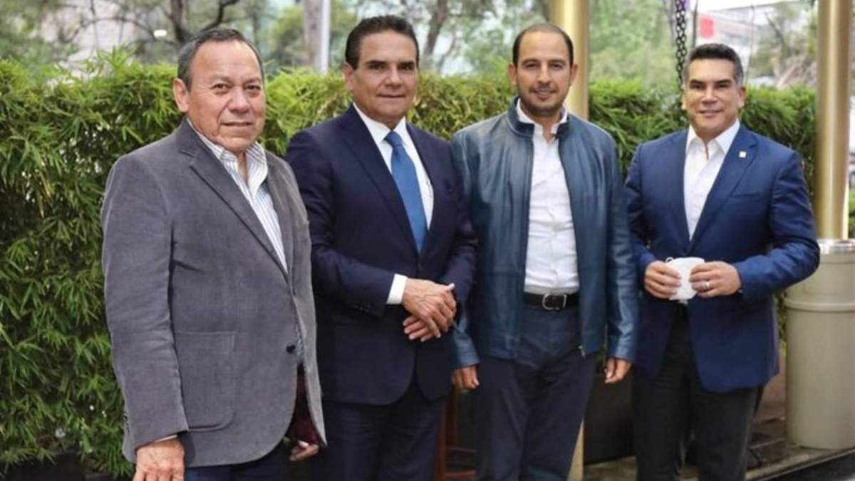 Aureoles con los dirigentes del PRD, PAY y PRI