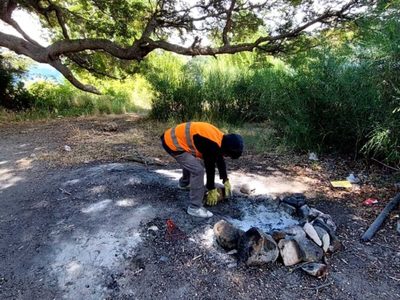 En Villa La Angostura, se desactivan cinco fogones por día en lugares no habilitados