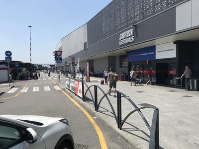 Un hombre murió este martes al ser absorbido por el motor de un avión