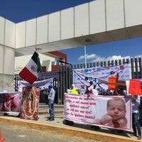 Congreso de Oaxaca discute despenalización del aborto entre protestas de grupos antagónicos