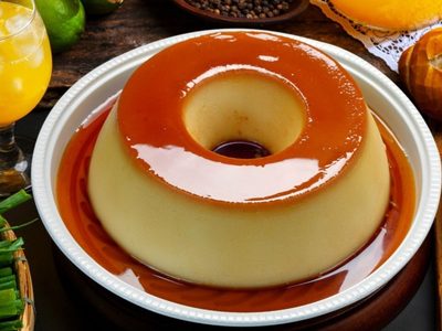 Flan sin horno y sin azúcar: una receta que sorprende por su textura y sabor y que vas a hacer en pocos minutos