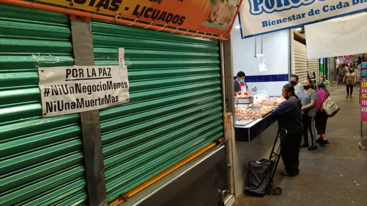 Con mensajes reclamando paz y seguridad, comerciantes y locatarios bajaron cortinas en Salamanca este martes