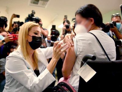 Inicia vacunación covid-19 para 37 mil adolescentes en NL