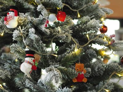 Fiestas: armar el árbol de Navidad cuesta hasta un 56 % más que el año anterior