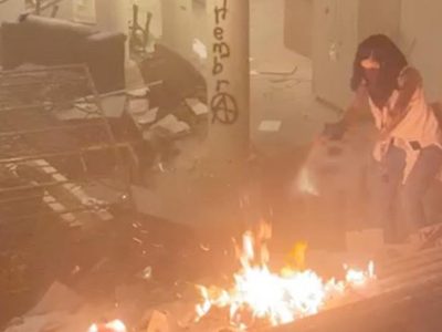 Supremo tribunal sonorense, blanco de la furia feminista durante protesta (Video)