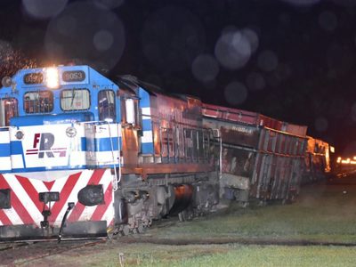Impresionante: descarriló tren carguero en Ingeniero Huergo